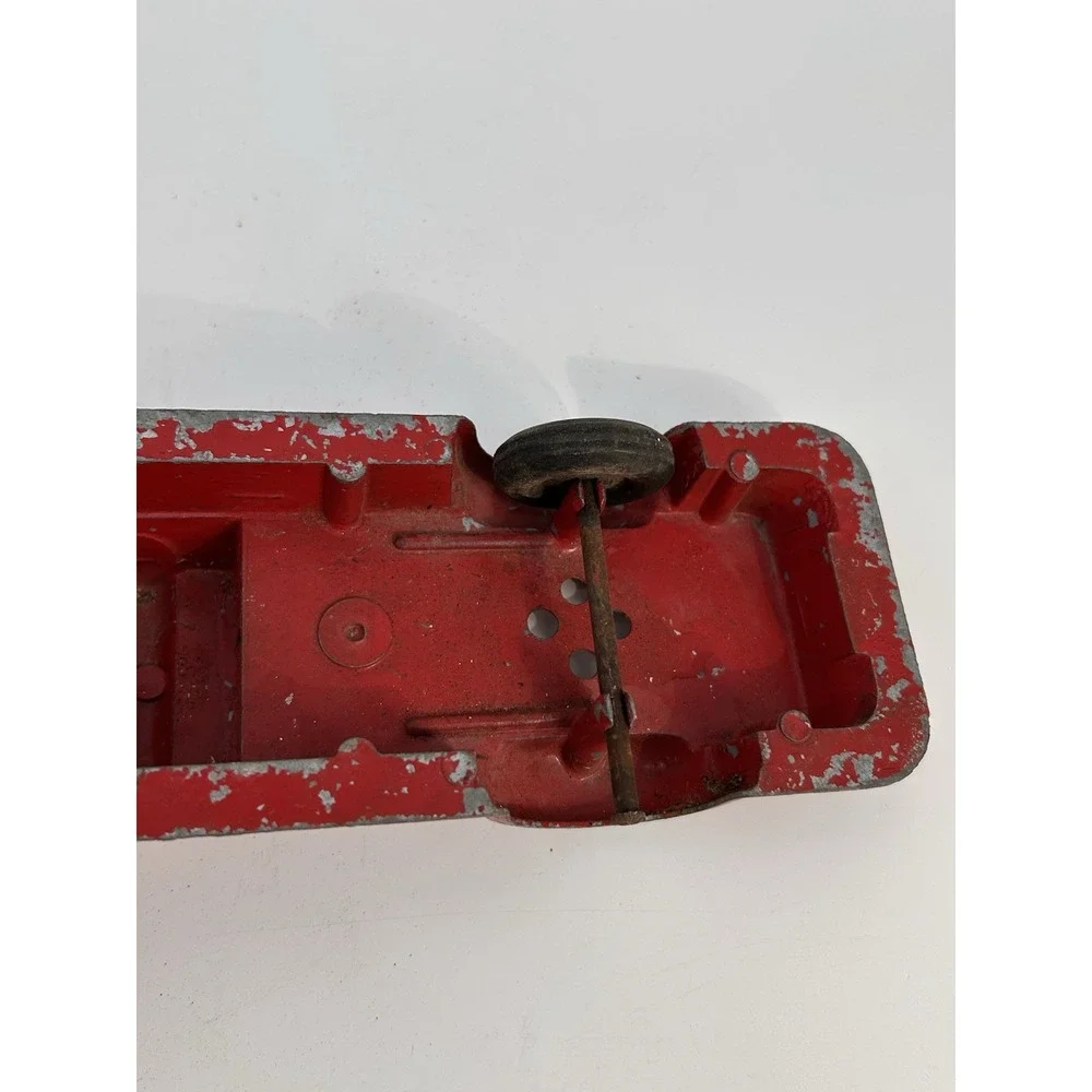 Vintage Hubley Kiddie Toy Die Cast Fire Truck w/Driver # 473